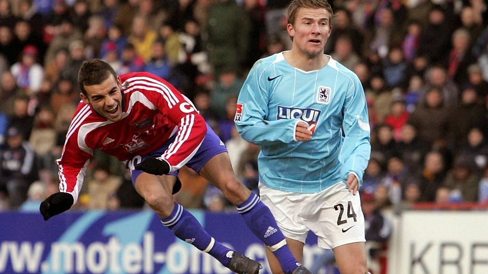 Harte Duelle gab es zwischen Copado (li.) und den Löwen (hier Daniel Baier).