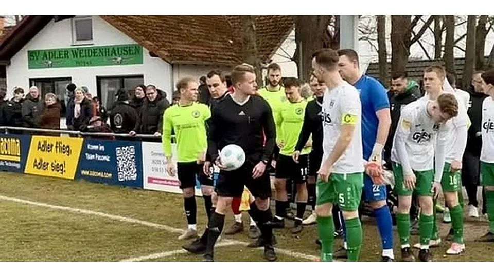 Schiedsrichter Vincent Schandry pfiff Mitte März die Hessenliga-Partie zwischen Weidenhausen und Stadtallendorf. Schiedsrichter Vincent Schandry pfiff Mitte März die Hessenliga-Partie zwischen Weidenhausen und Stadtallendorf. © Eintracht Stadtallendorf