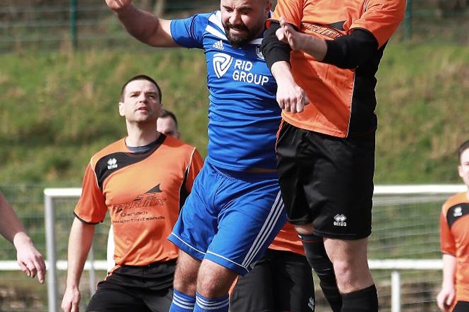 Erbachs Mehmet Bilgic (links) traf viermal. 