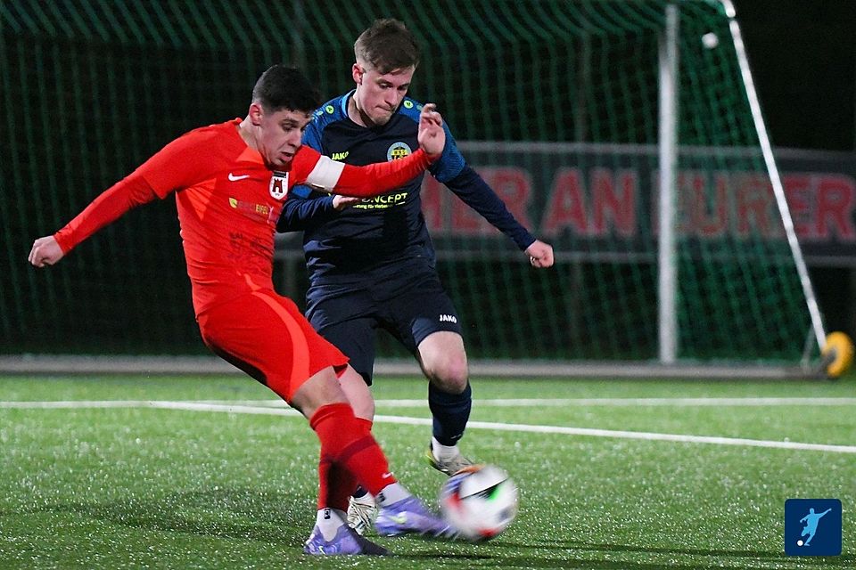 Fabian Fisch (links im Bild) und seine Bitburger sind nach dem 0:4 in Laubach gegen Kirchberg gefordert, um mit einer weiteren Niederlage nicht in Abstiegsnöte zu kommen. Fabian Fisch (links im Bild) und seine Bitburger sind nach dem 0:4 in Laubach gegen Kirchberg gefordert, um mit einer weiteren Niederlage nicht in Abstiegsnöte zu kommen.