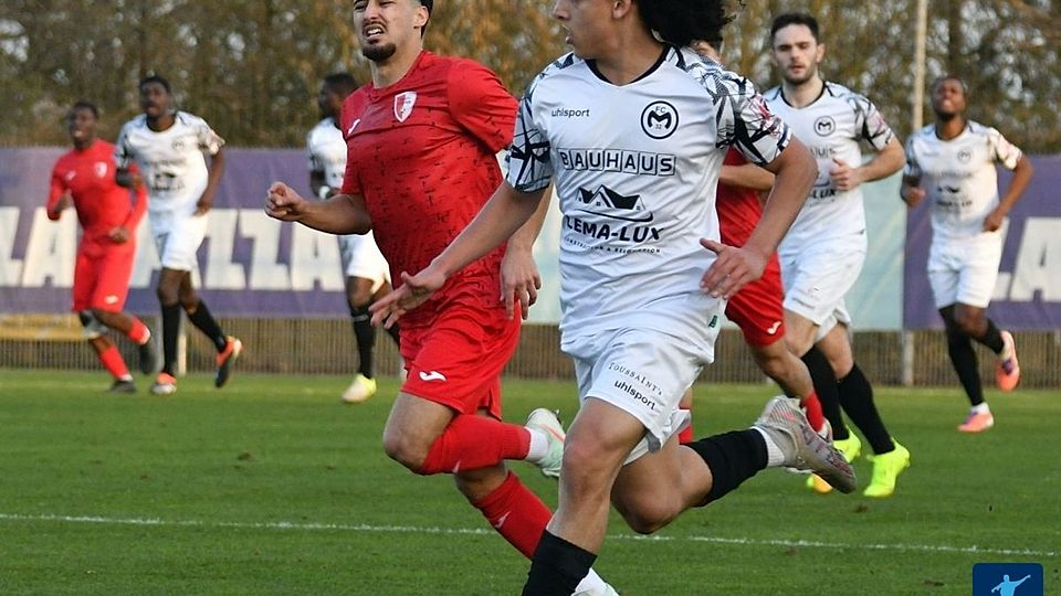 Mamer (in weiß) setzte sich knapp in Hesperingen durch