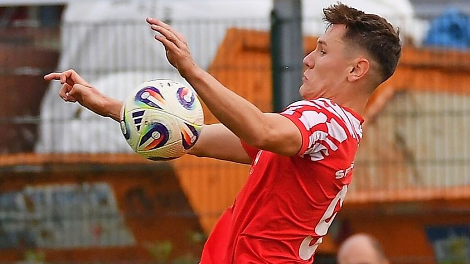 Trifft er am Samstag wieder gegen den FC Teningen? Angreifer Jonas Schmieder markierte im Duell am Ende der vergangenen Spielzeit zwei Treffer für die Sportfreunde Elzach-Yach. 