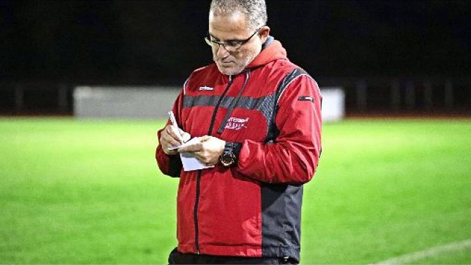 Antonio Guaggenti macht sich noch länger für den TSV Schwaikheim Notizen. Patricia Sigerist