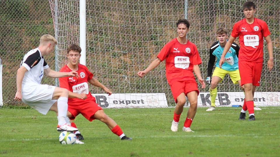 Gegen den SV Obermenzing-Waldeck konnte die U19 des ASV Cham nicht an die gute erste Hälfte anschließen und musste sich schlussendlich mit 0:1 geschlagen geben.   Foto: Wolfgang Griesbauer