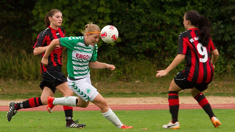 Christina Maier von der Sp Vgg Greuther Fürth trug sich gegen Bezirksligist Waldkraiburg viermal in die Torschützenliste ein. Am Ende hieß es 9:0 in der Generalprobe vor dem Pflichtspielauftakt. F: Andreas Goldmann