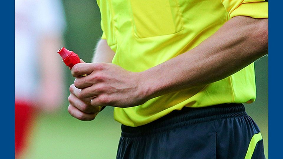 In der Kreisoberliga-Partie zwischen der SG Hausen/Fussingen/Lahr II und WGB Weilburg sah sich der Referee gezwungen, das Spiel vorzeitig abzubrechen. Symbolfoto: Patten