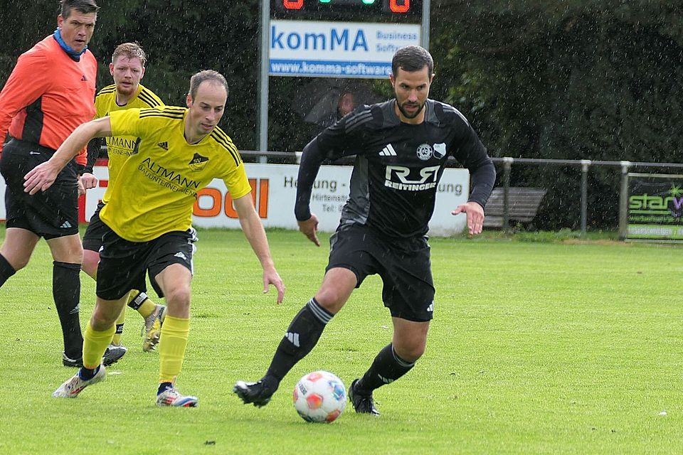 Trat im Sommer seine erste Station als Cheftrainer an: Patrick Greindl (am Ball). Trat im Sommer seine erste Station als Cheftrainer an: Patrick Greindl (am Ball).