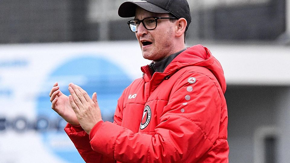 Hat ein Ziel vor Augen: Birkesdorfs Trainer Marius Schinke.