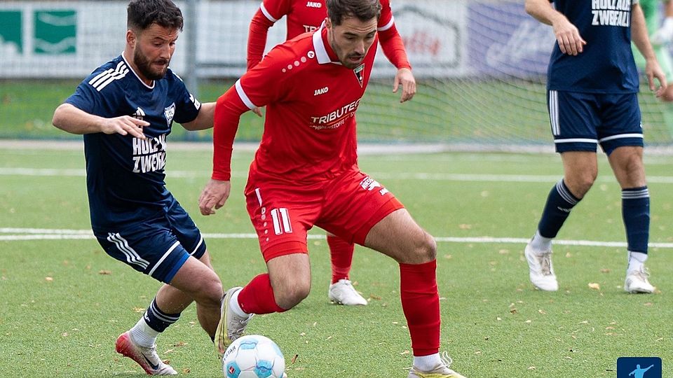 Timo Braun un der FC Wegberg-Beeck wollen mit einem Heimsieg den FC Hennef auf Distanz halten.