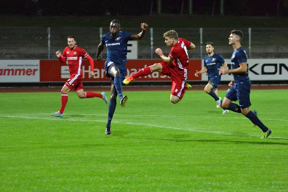 Nico Hübner (in rot) wird Halberstadt im Sommer nach vier Jahren verlassen.