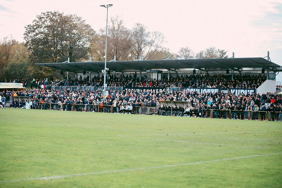 Der 1. FC Bocholt freut sich über zahlreiche Besucher am Hünting.