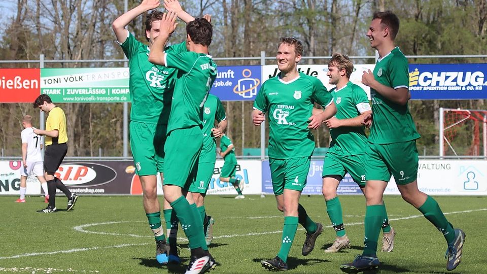 Fußball Saison 2024/25 Kreisliga Torjubel beim TSV Altentsadt im Gastspiel beim TSV Landsberg II am 19. April 2025