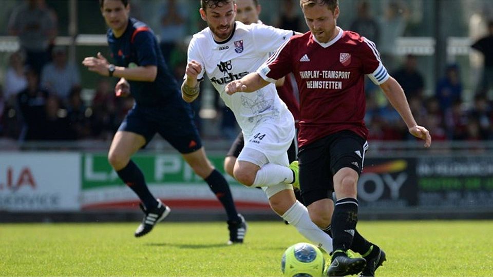 Christoph Schmitt (vorne, im Spiel gegen den FC Eintracht Bamberg im Mai 2015) wird ab Sommer neuer Chefcoach beim SV Heimstetten. F: Leifer