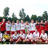 Den Wiederaufstieg in die Landesliga bejubelten die Ankumer B-Junioren. Foto: Quitt Ankum