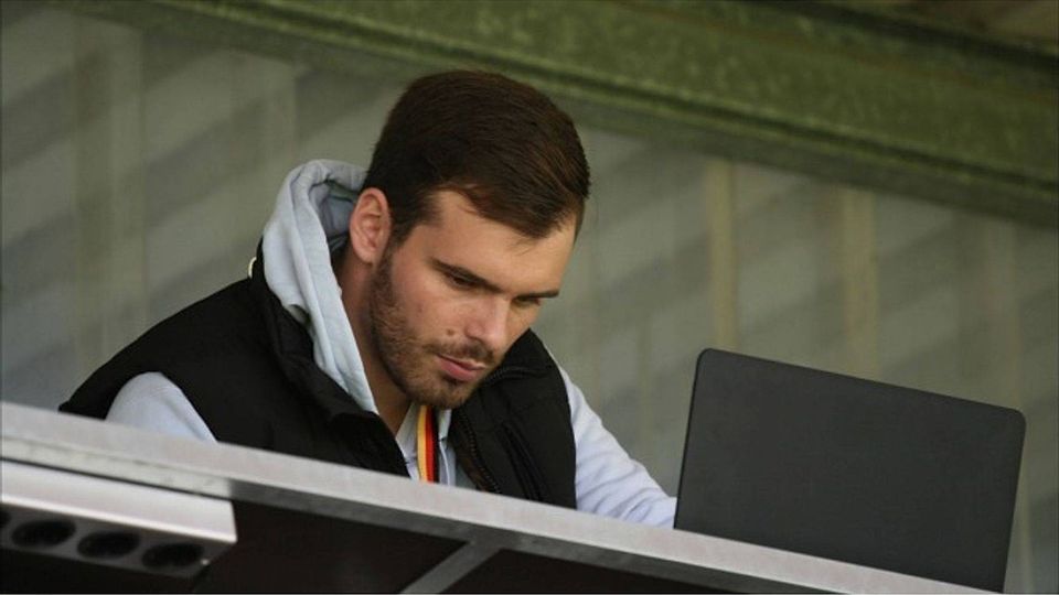 Schreibt eure Spielberichte ab sofort auf FuPa. Dadurch verdient ihr zehn Prämienpunkte und steigert eure Reichweite. F: Peters