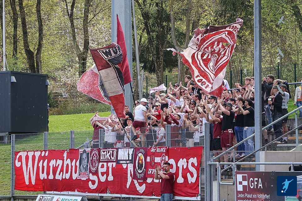Zahlreiche Kickers-Fans waren mit nach Memmingen gekommen.