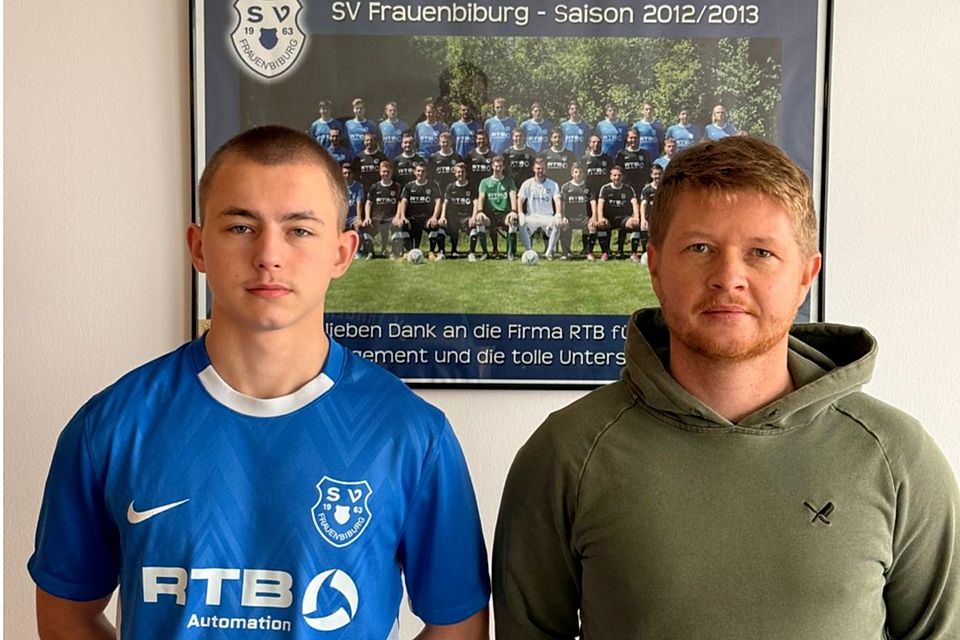 Neuzugang Philipp Zawada (li.) mit SVF-Abteilungsleiter Eugen Gontscharow