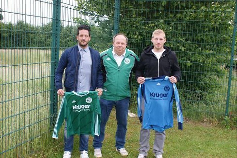 Mit Maik van Huffel (links) und Michael Gressmann begrüßt der TSV Elstorf zwei neue Spieler in seinem Kader. Trainer Hartmut Mattfeldt freut sich auf die beiden Spieler.