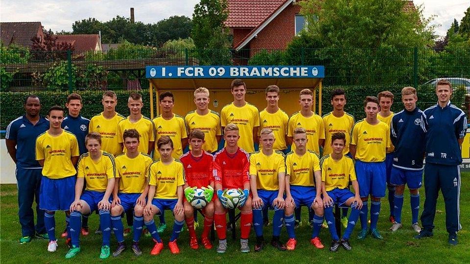 Nach dem 2:2 gegen Brake weiter ungeschlagen in der Landesliga: Die B-Junioren des FCR Bramsche. Foto: Christian Senft
