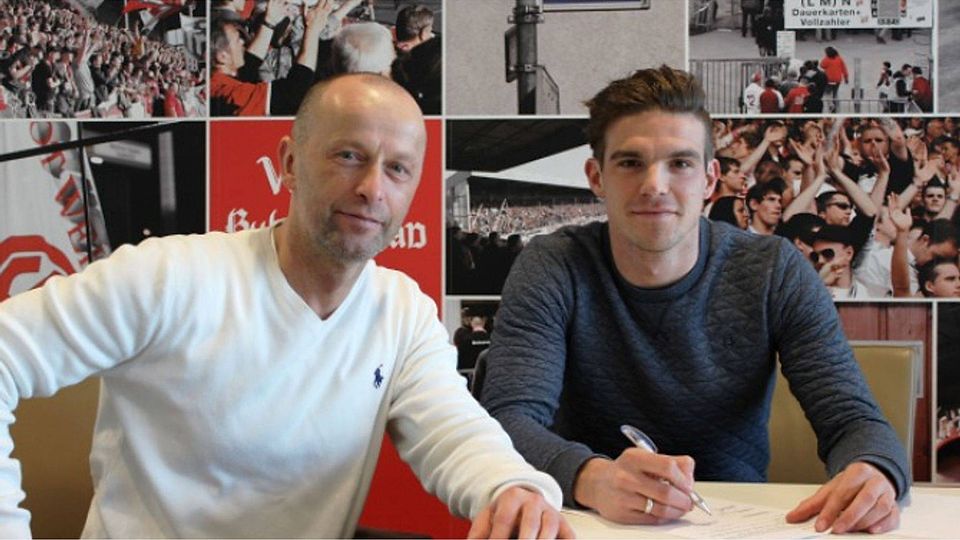 Jürgen Lucas (links) mit seinem Spieler Kevin Grund. Foto: RWE