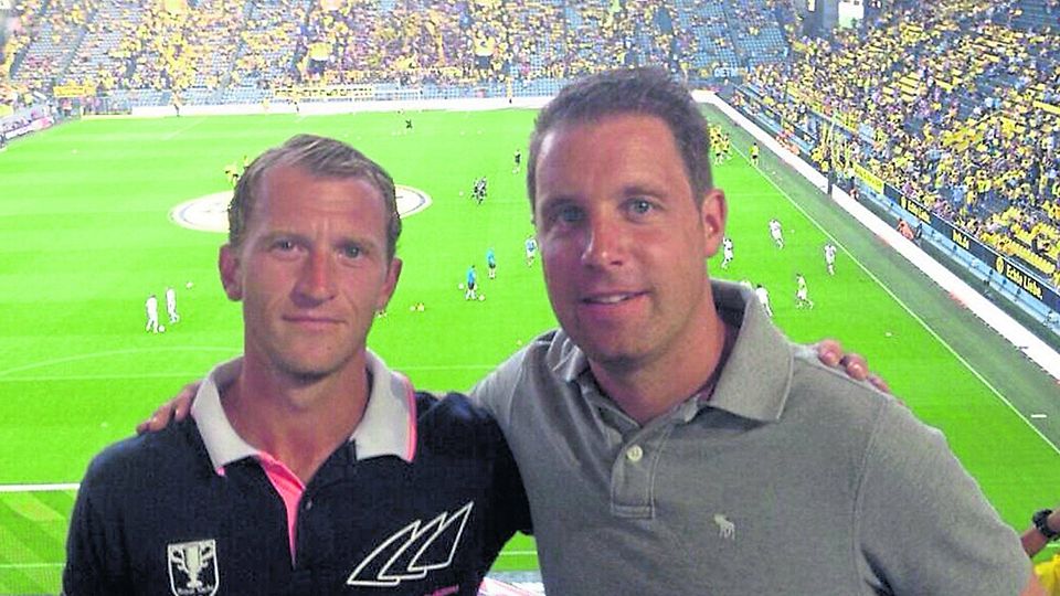 Auf den großen Fußball-Bühnen unterwegs ist Artur Wolf (links): Ob mit Partner Sebastian Schächter zu Besuch bei Roman Weiderfeller in Dortmund oder seit diesem Jahr als Talentscout bei Spartak Moskau.