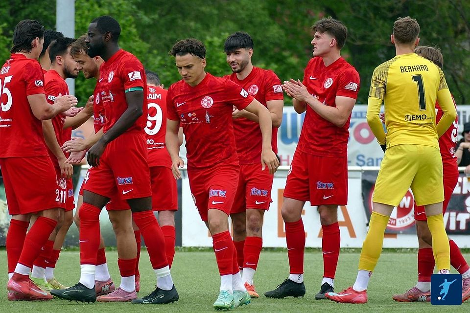 Einstimmen für die Aufstiegsrunde: Rot-Weiss Wittlich stellt sich schon mal auf die Relegation ein.