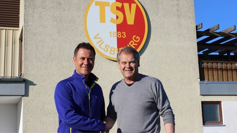 Josef Perzl (rechts) begrüßt den neuen TSV-Coach Michael Selbitschka.