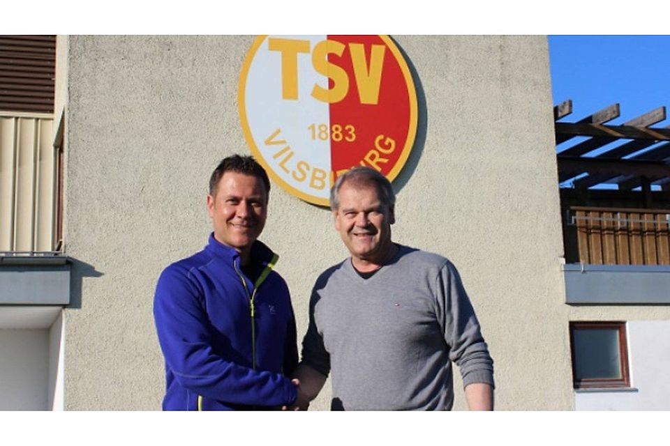 Josef Perzl (rechts) begrüßt den neuen TSV-Coach Michael Selbitschka.
