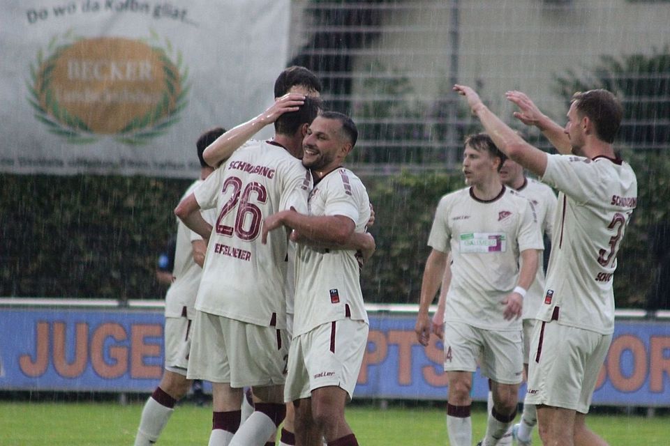 Der FC Schwabing hat am Sonntag mit 2:0 gegen Aubing gewonnen.