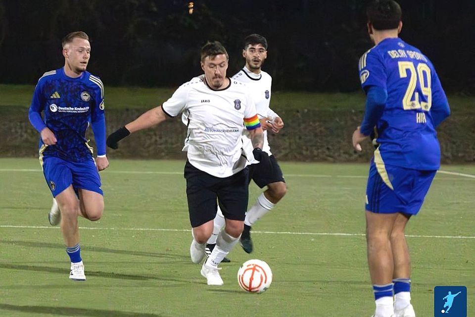 Max Kruse in Aktion gegen Delay Sports