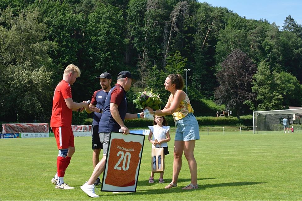 Der Vorstand des FCS bei der Verabschiedung von Trainer Marco Ketterer Der Vorstand des FCS bei der Verabschiedung von Trainer Marco Ketterer