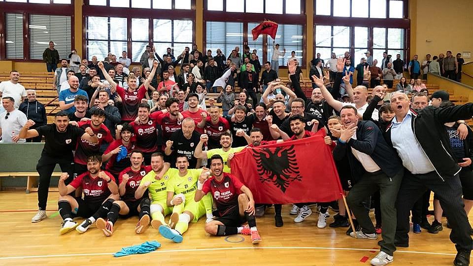 Der FC Liria feierte den Aufstieg in die Bundesliga 