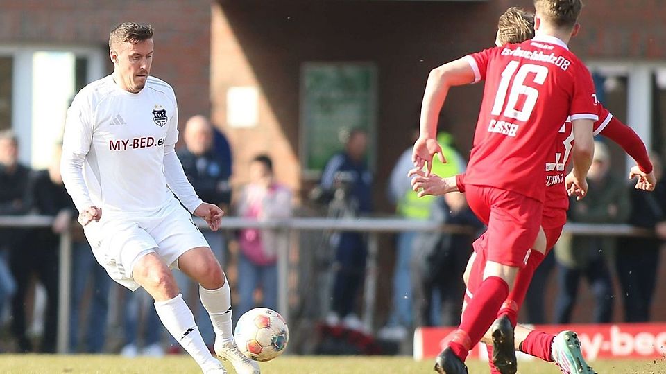 Max Kruse (l.) lief dreimal für die TuS Dassendorf auf. 