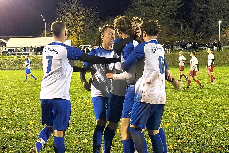 Die SG Painten bejubelte in Undorf einen späten Auswärtssieg.