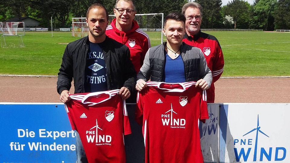 Sebastian Fernandes-Lomba (l.) und Jorge Miranda werden in der kommenden Spielzeit das Trikot des TSV Altenwalde tragen. Foto: TSV Altenwalde