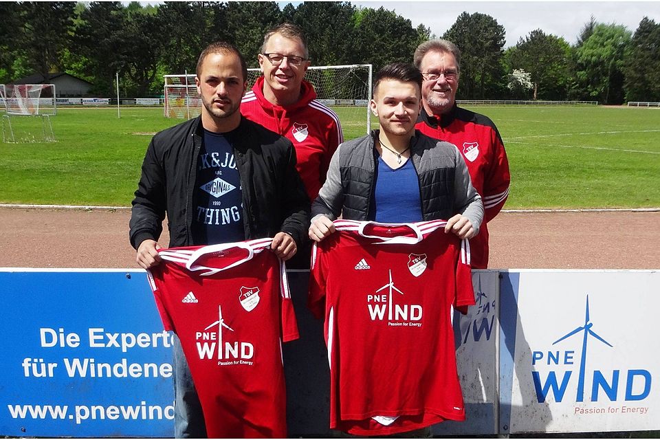 Sebastian Fernandes-Lomba (l.) und Jorge Miranda werden in der kommenden Spielzeit das Trikot des TSV Altenwalde tragen. Foto: TSV Altenwalde