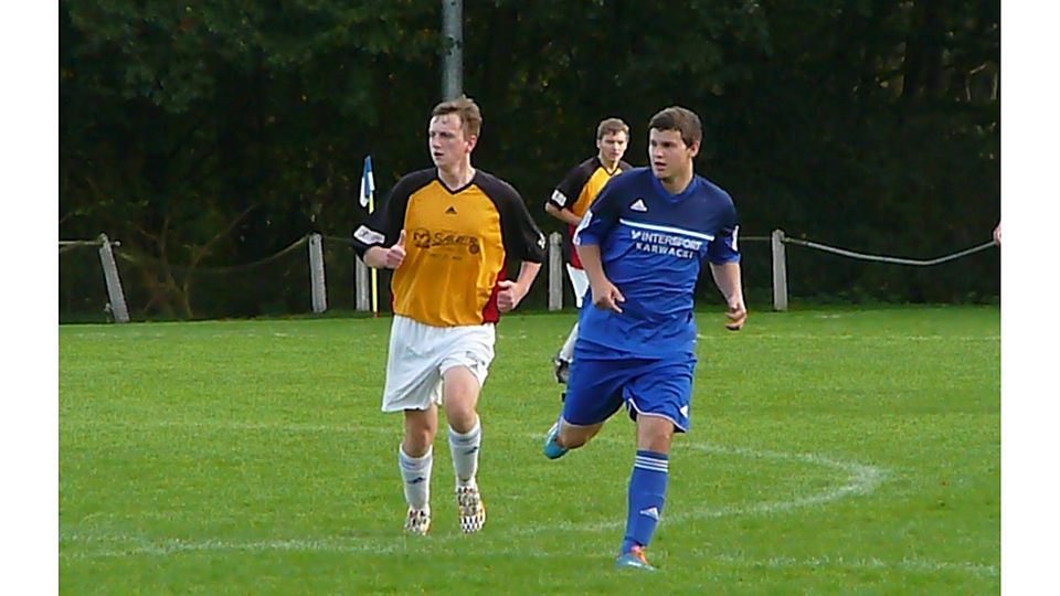 F: Gohlke  Überzeugte heute als Liebero: Daniel Lefass (rechts) von der SG Asterode/Christerode/Olberode