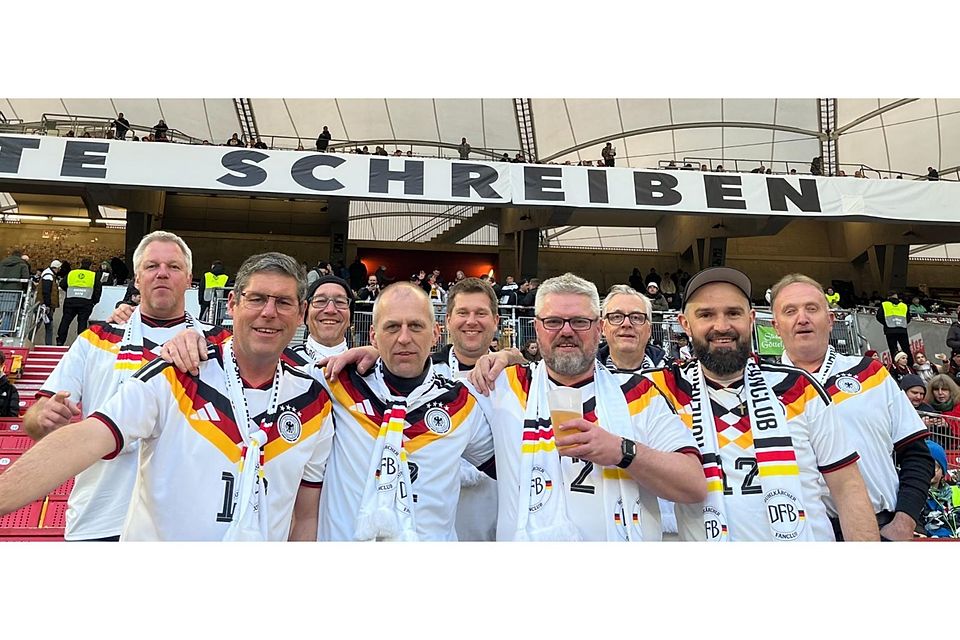 Michael Pfeffer, Frank Schuch, Reiner Kreuter, Michael Bohot, Benedikt Fromandi, Mike Etz, Oliver Diewald, Johannes Bonnard und Hans-Jürgen Kraus Michael Pfeffer, Frank Schuch, Reiner Kreuter, Michael Bohot, Benedikt Fromandi, Mike Etz, Oliver Diewald, Johannes Bonnard und Hans-Jürgen Kraus