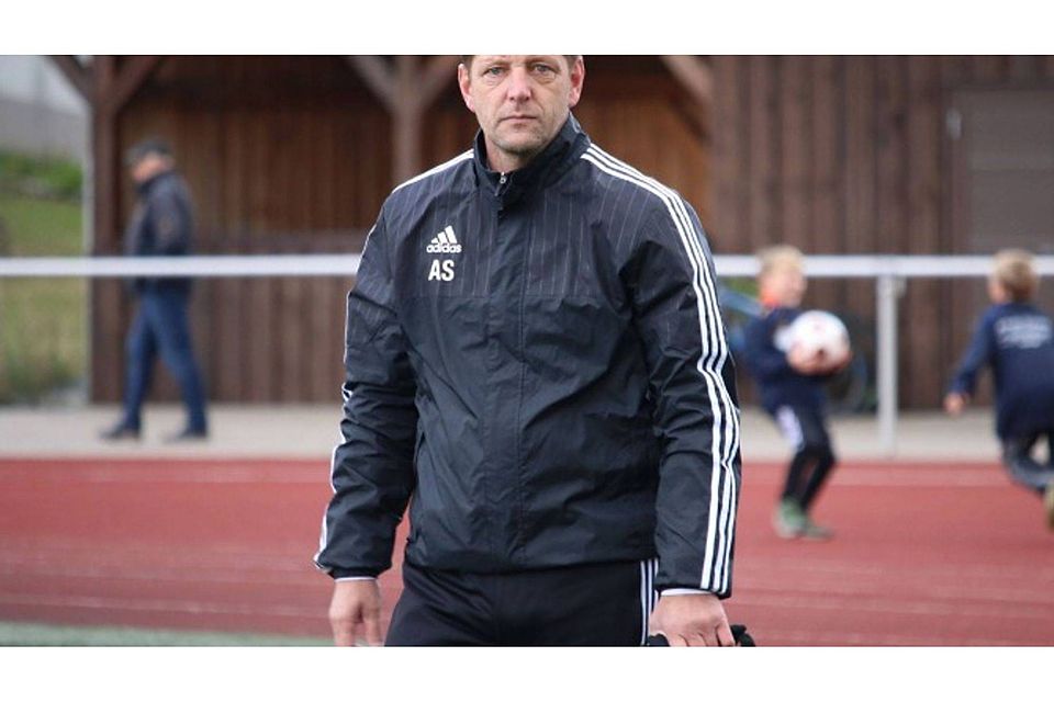 Andreas Schneider, derzeit Trainer des VfL Girkhausen, übernimmt in der nächsten Saison den TSV Aue-Wingeshausen. Foto: tika