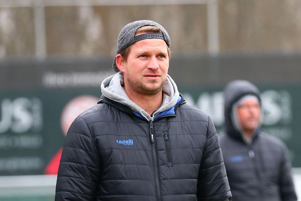 DJK-Trainer Kai Hempel fordert von seinen Spielern für die nächsten Spiele die Grundtugenden des Fußballs ein.