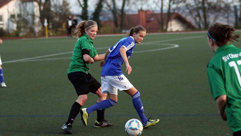 In der Frauen-Verbandsliga bezwingt Ober-Olm (links) Kontrahent Schott Mainz II (rechts). F: Haas