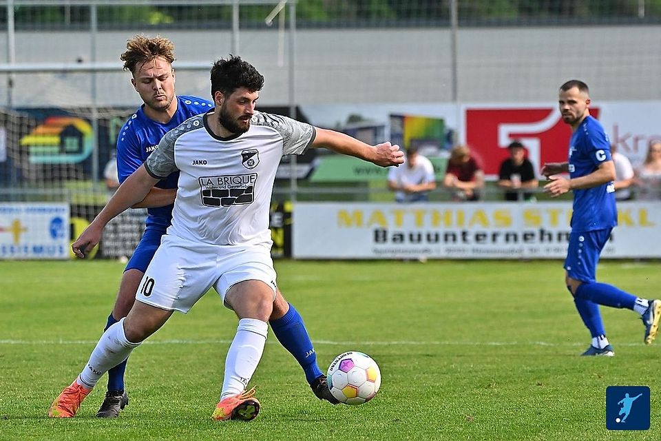 Für Gentrit Isufi (rechts) und den FC Tegernheim war das Match in Straubing keine Reise mehr.