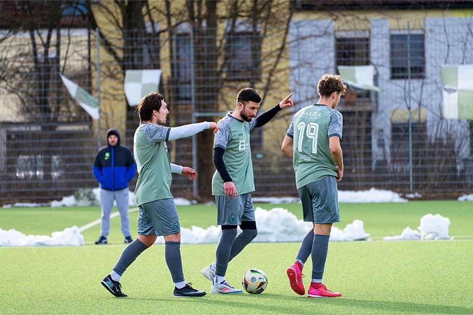 Yakup Dora und Emre Tunc können das Spiel auf die Seite von FC Fürstenried lenken mit der jungen Unterstützung von Benan Sadovic