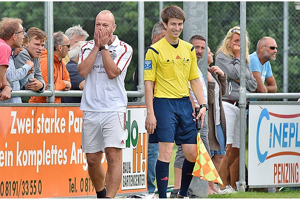 Achterbahn der Gefühle für Landsbergs Coach Roland Krötz: Gegen Bogen führte seine Mannschaft zweimal, spielte am Ende aber nur 3:3.  Foto: Thorsten Jordan