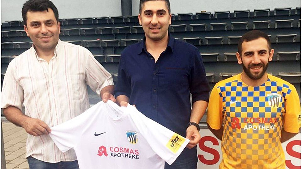 Yilmaz Celikörs (links) wird der neue Dillinger Trainer. Bis es soweit ist, hat Mehmet Uzun (Mitte) das Sagen und leitet auch Neuzugang Nuh Arslan im Training an.