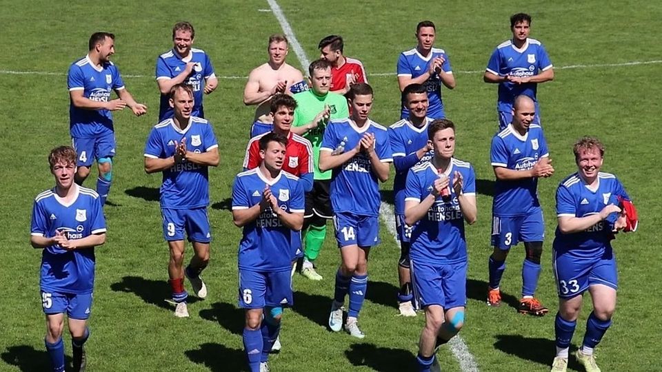 Die Fußballer der SG Nordweil/Wagenstadt II feiern im Frühjahr einen von nunmehr 32 Siegen in Folge.