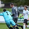 Torhüter Jakob Eller (links) und Christoph Taffertshofer (rechts) vom Fußball-Kreisklassisten SV Söchering in der Saison 2022/23 im Heimspiel gegen  die SG Oberau-Farchant am 5. November 2022.