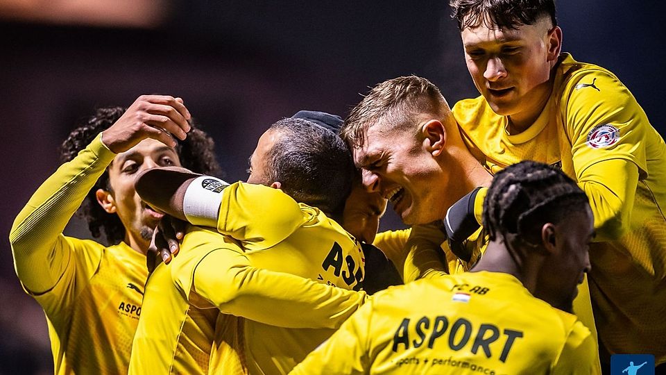 Meister Bissen ist gleich dreimal in der Elf der Jahres vertreten
