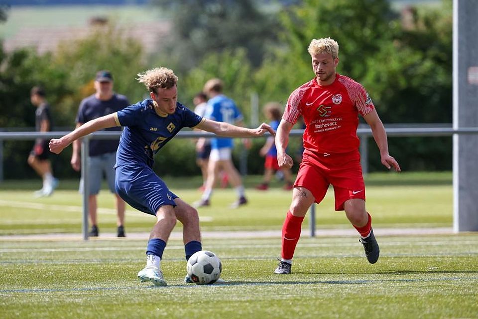 Einen intensiven Schlagabtausch haben sich in der Kreisliga A der VfL Michelstadt (links Luca Adrian) und die SG Nieder-Kainsbach (Noah Wolf) geliefert. Am Ende hieß es 3:3. Foto: Joaquim Ferreira Einen intensiven Schlagabtausch haben sich in der Kreisliga A der VfL Michelstadt (links Luca Adrian) und die SG Nieder-Kainsbach (Noah Wolf) geliefert. Am Ende hieß es 3:3. Foto: Joaquim Ferreira