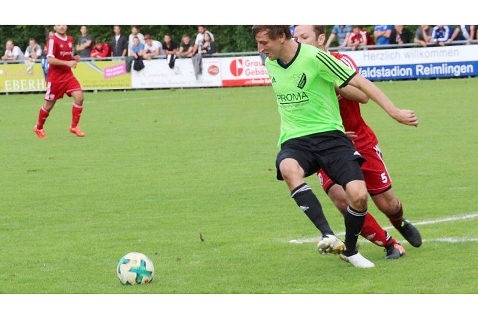 Reimlingens Torjäger Dominik Kohnle erzielte im Derby gegen den TSV Möttingen den entscheidenden Treffer. F.: Mack